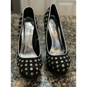 Lilian Women’s High Heel Shoes,size 7.5 Black buttons great condition
